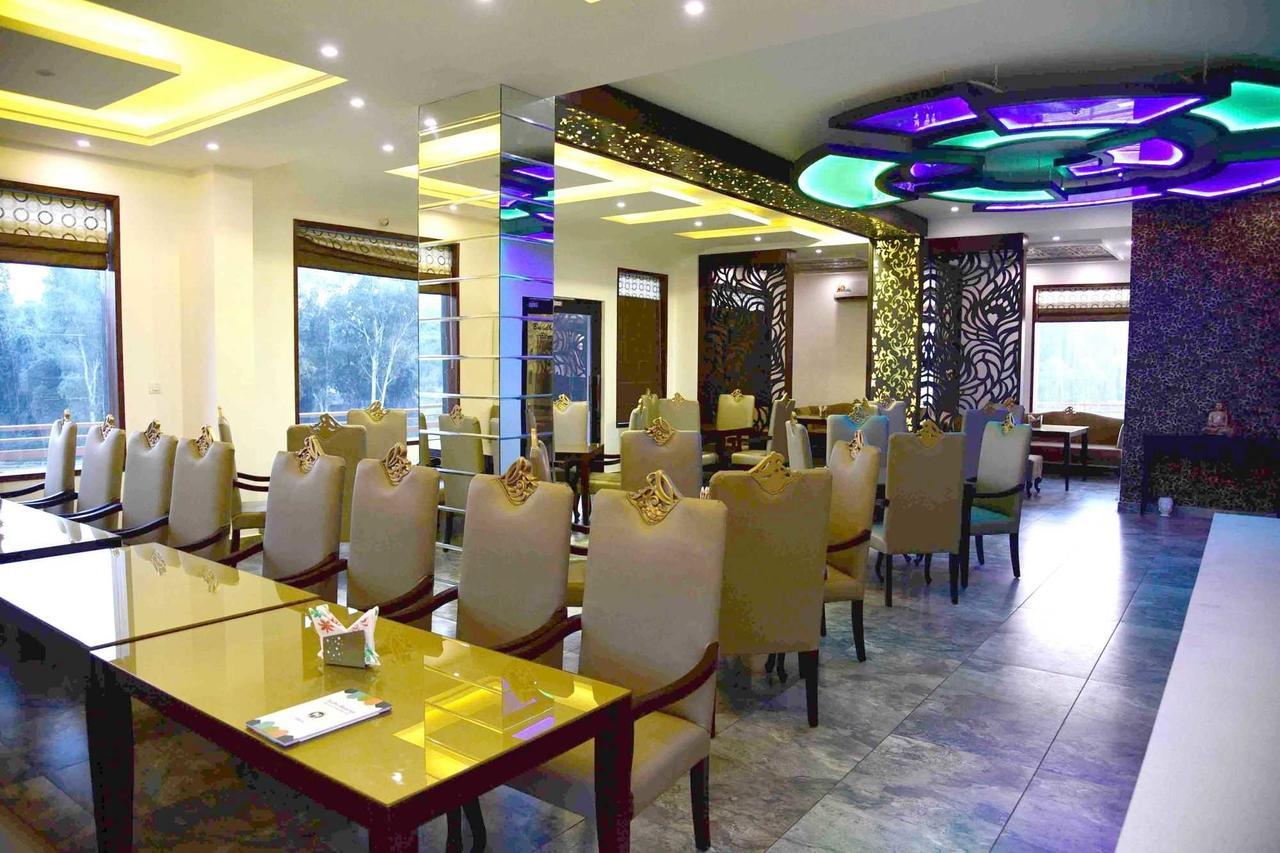 Fabhotel Kangra Roadway Inn Tanda Eksteriør billede