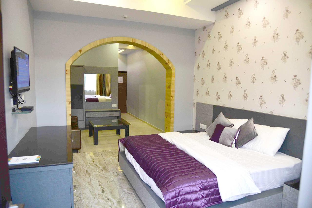 Fabhotel Kangra Roadway Inn Tanda Eksteriør billede