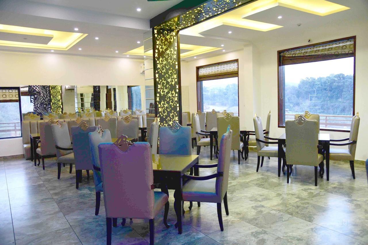 Fabhotel Kangra Roadway Inn Tanda Eksteriør billede